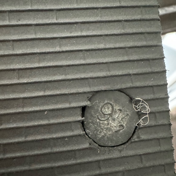 Nomad sequin black flip flops- size 9 1/2 - Picture 3 of 4